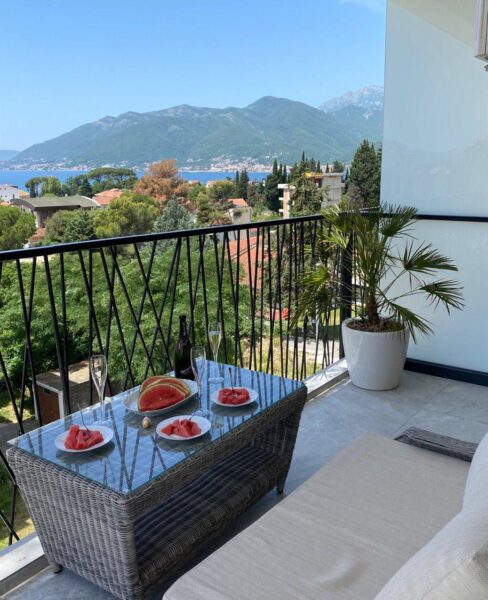 Luxurious sea view apartment in Tivat