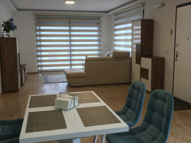 Modernes Apartment mit zwei Schlafzimmern und Meerblick