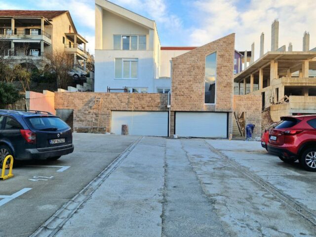 Four bedroom apartment in Tivat