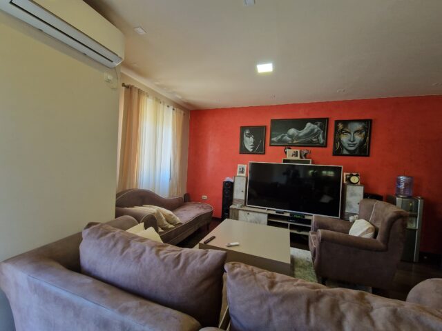 Two-bedroom apartment with a sea view in Kotor