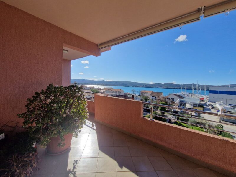 Two-bedroom apartment overlooking the sea in Tivat.