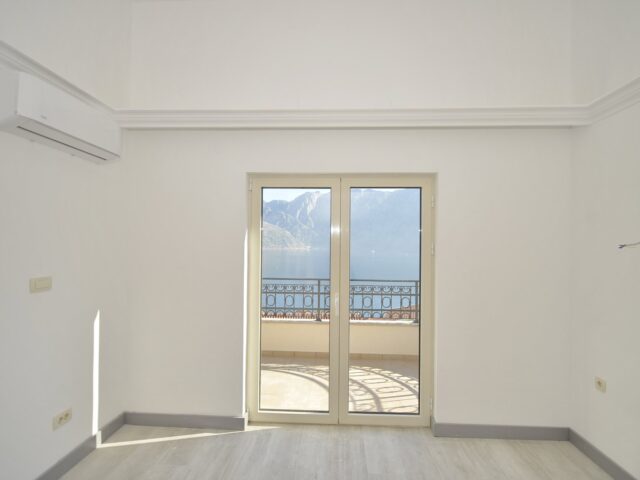 Apartments mit Panoramablick auf das Meer in Kotor