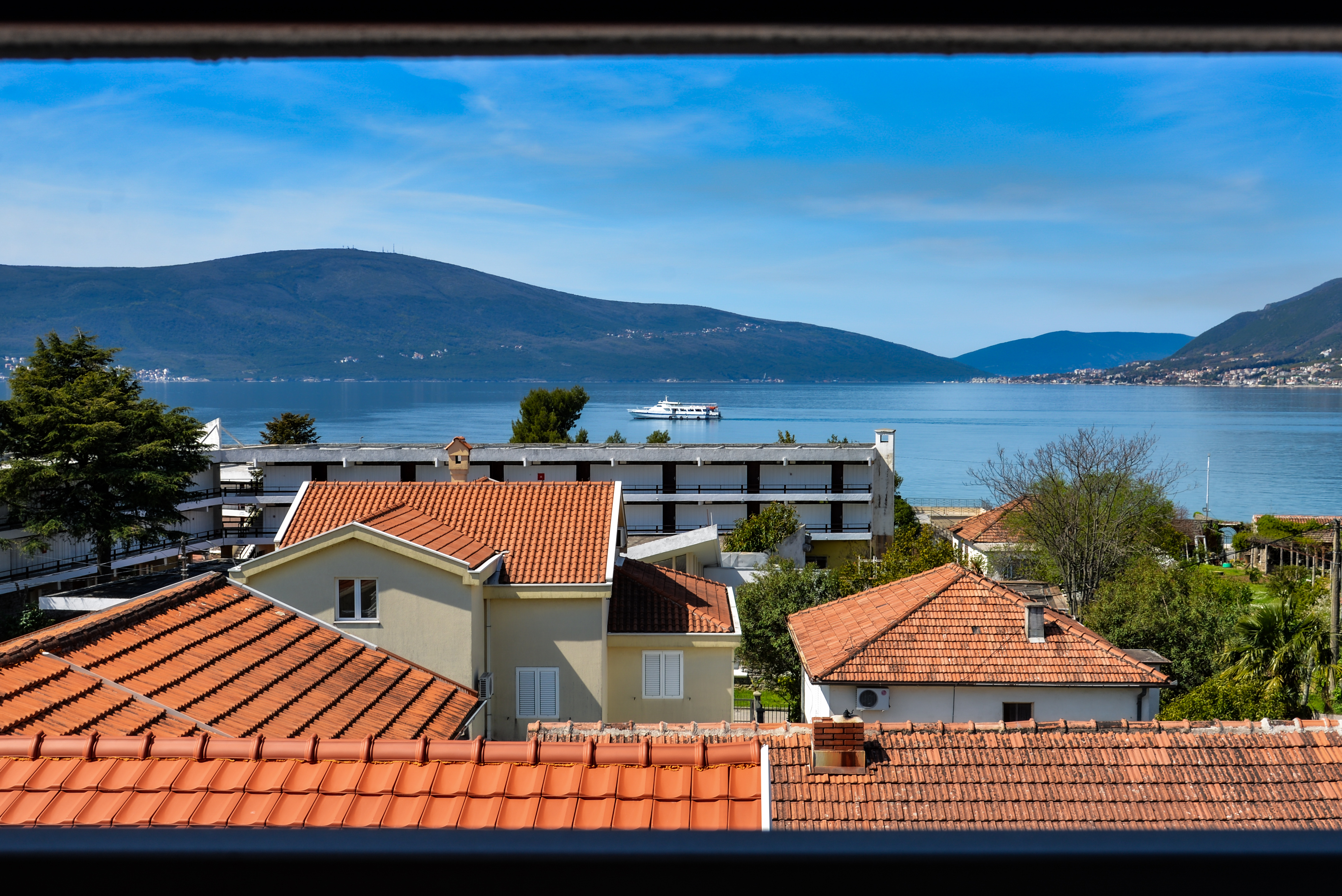 Penthouse with panoramic sea view in Tivat