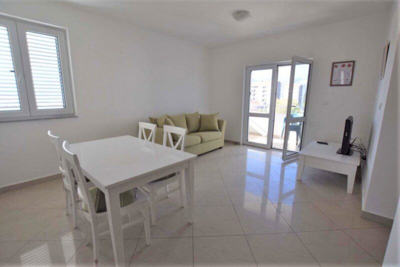 Two-bedroom apartment in Tivat