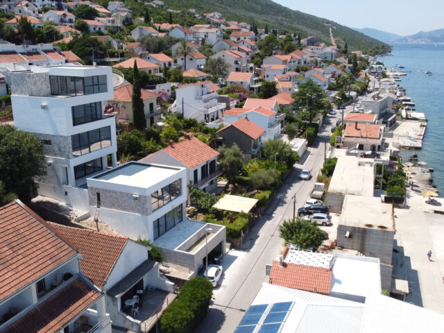 Villas with panoramic sea view and a private pool in Tivat