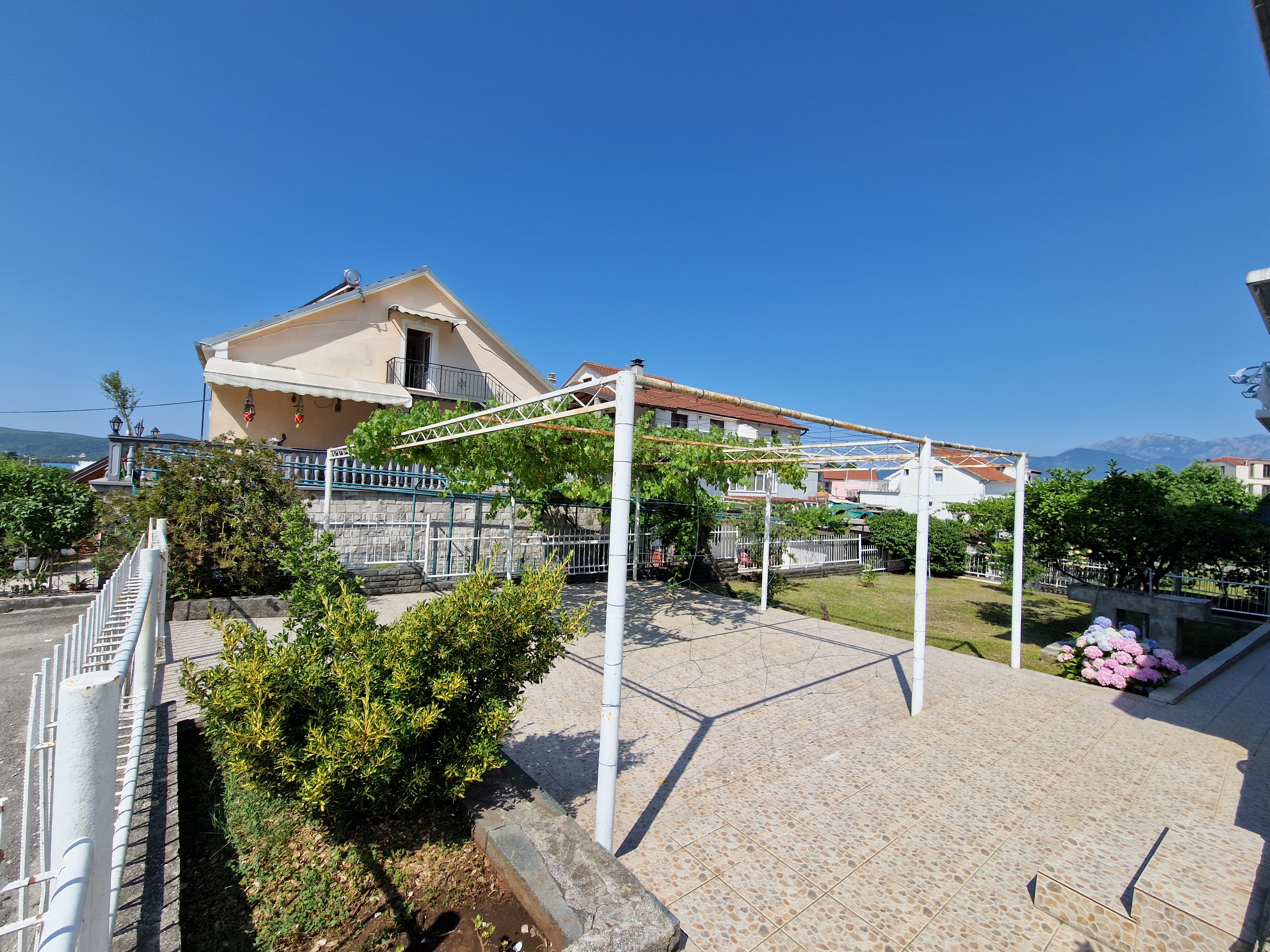 Large 3-storey house in Tivat