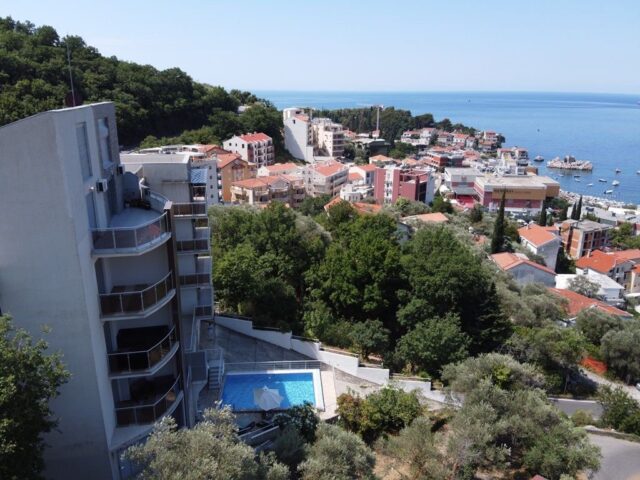 1-bedroom apartment with a sea view in Budva, Przno