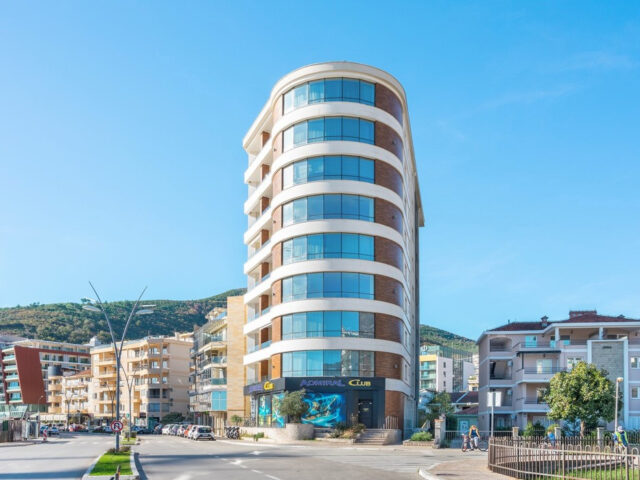 Luxury apartment with a sea view in the center of Budva.