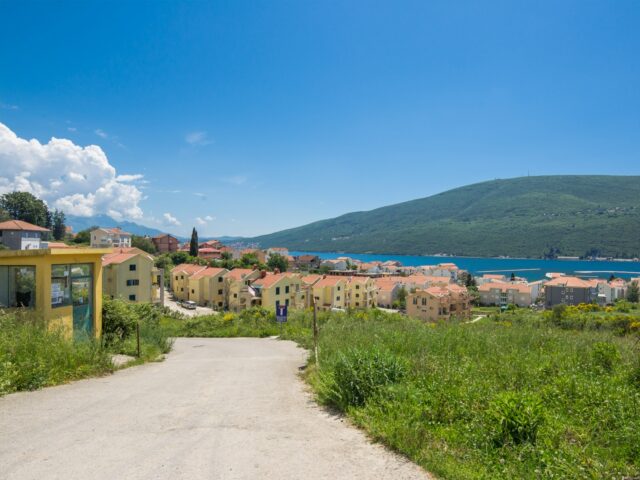 Apartment in a residential complex with a swimming pool in Herceg Novi