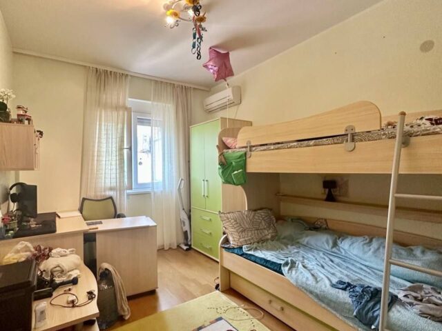 Wohnung in einer Wohnanlage mit Swimmingpool in Budva, Becici