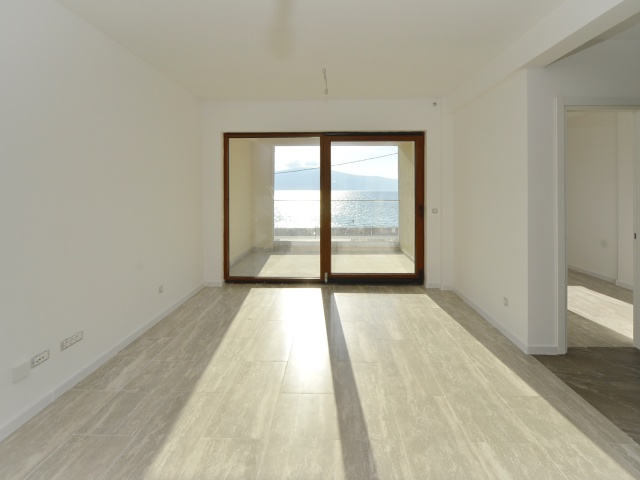 3-bedroom apartment on the first line of the sea in Tivat