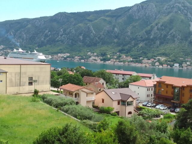 Apartments for sale in a new building in Kotor