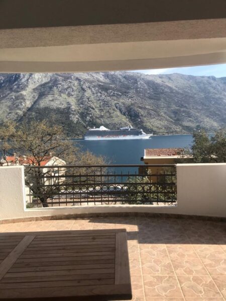 Luxurious apartment with a panoramic view of the sea in Kotor