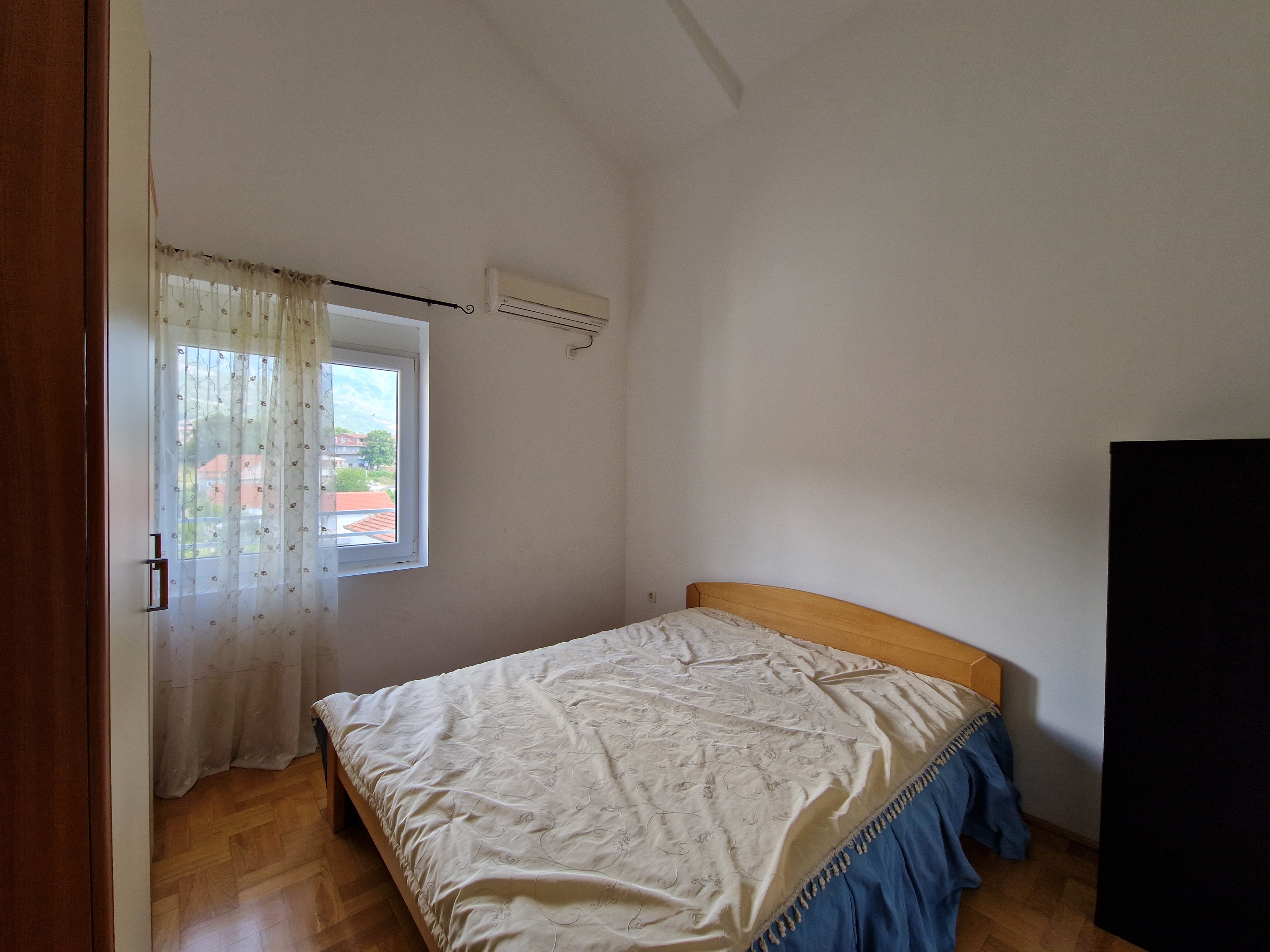 Апартаменты с 2-мя спальнями в Тивате