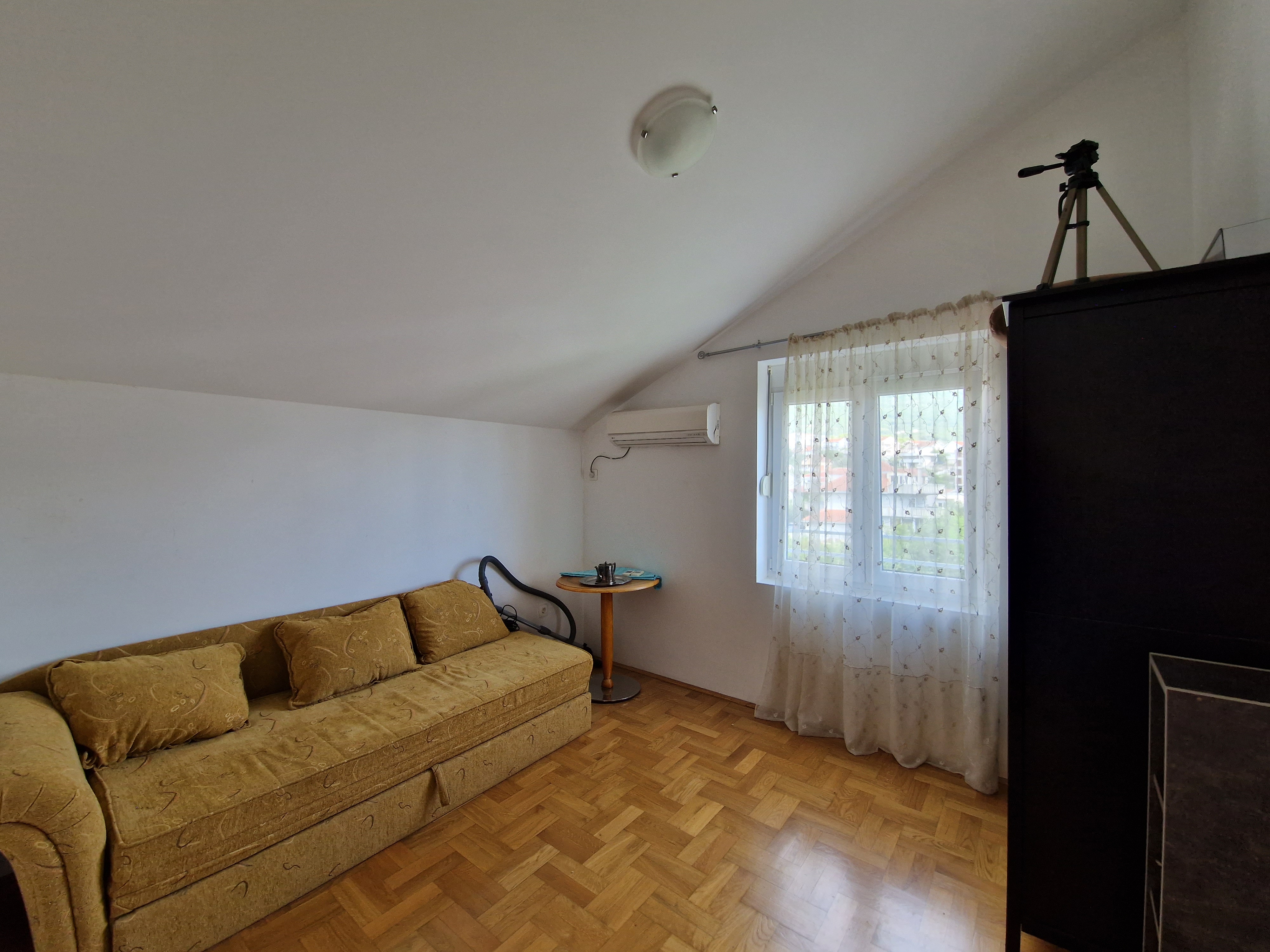 Super Angebot! Apartment mit zwei Schlafzimmern und einem Terrasse in Tivat