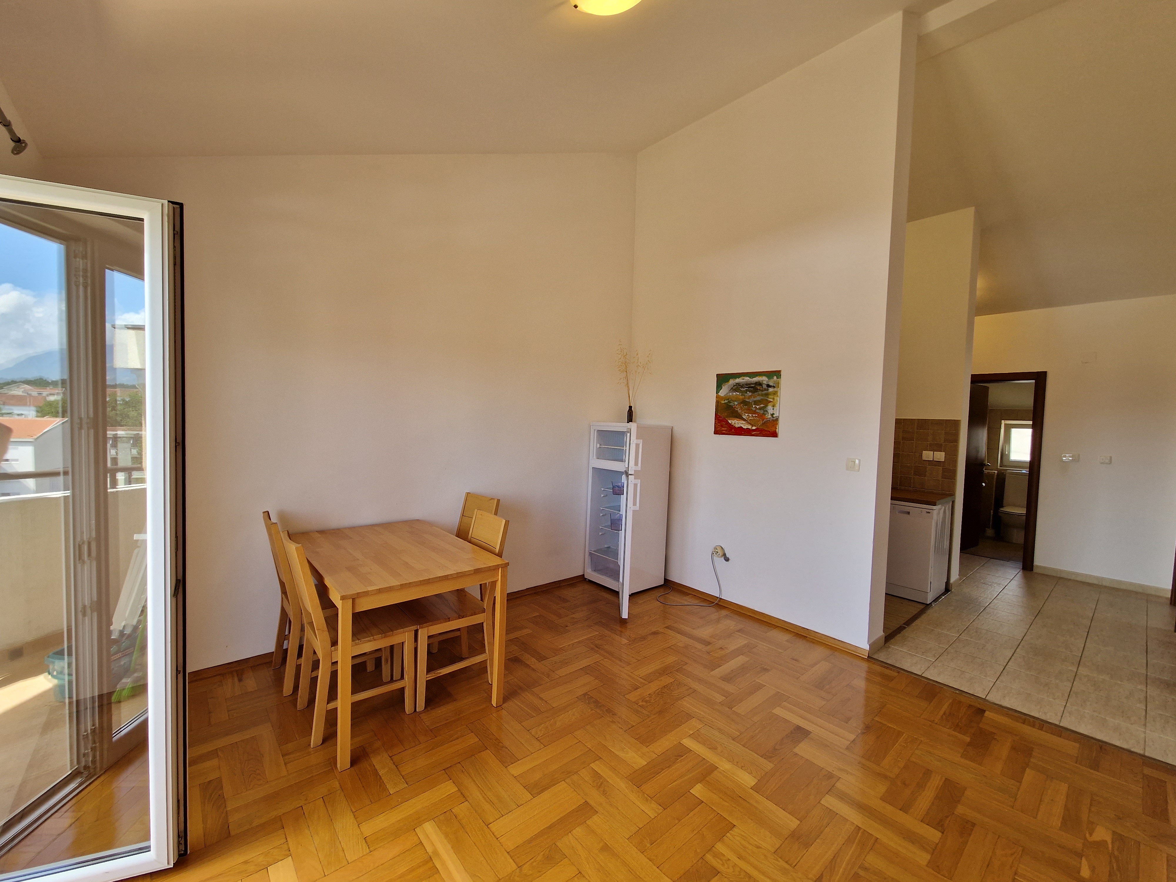 Super Angebot! Apartment mit zwei Schlafzimmern und einem Terrasse in Tivat