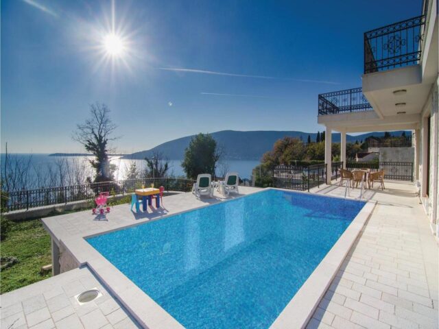 Luxury villa overlooking the sea with a swimming pool in Montenegro