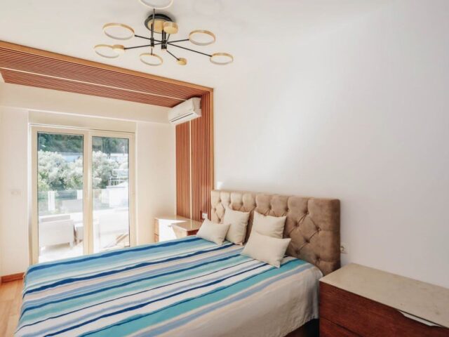 Luxurious three bedroom apartment with a roof terrace in Budva, Rafailovici