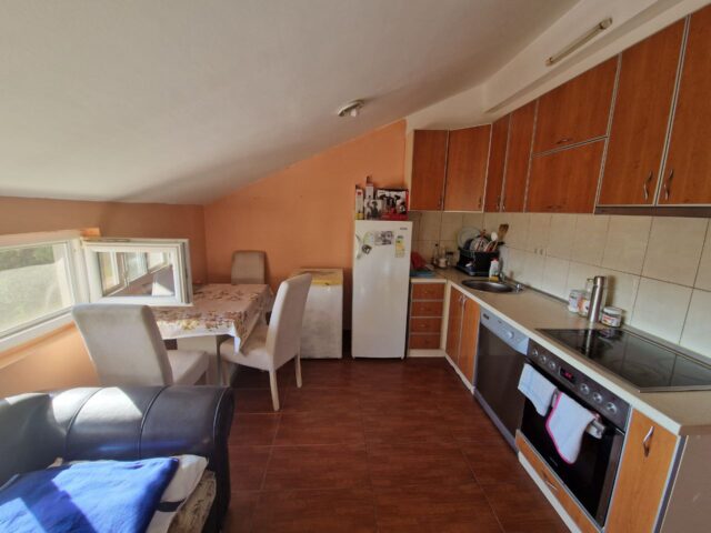 Inexpensive apartment in Tivat