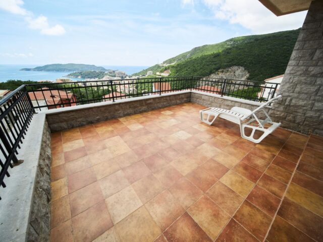 Villa with a swimming pool and panoramic sea view in Budva