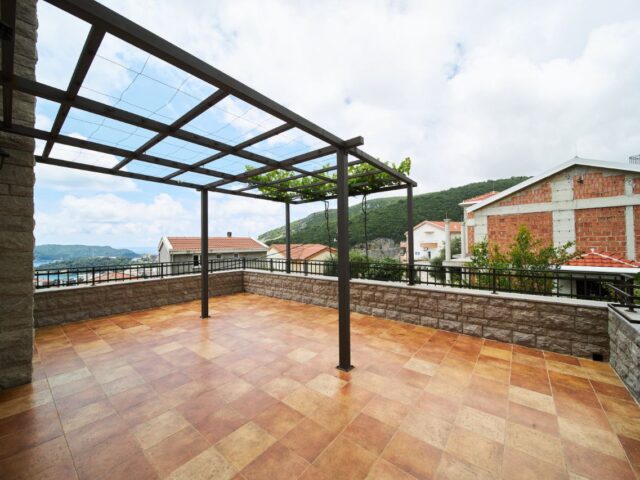 Villa with a swimming pool and panoramic sea view in Budva