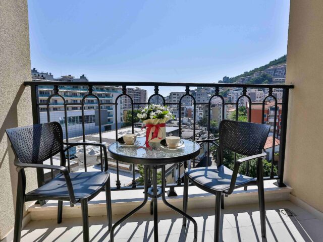 Luxury one bedroom apartment in a new hotel and residential complex in the center of Budva