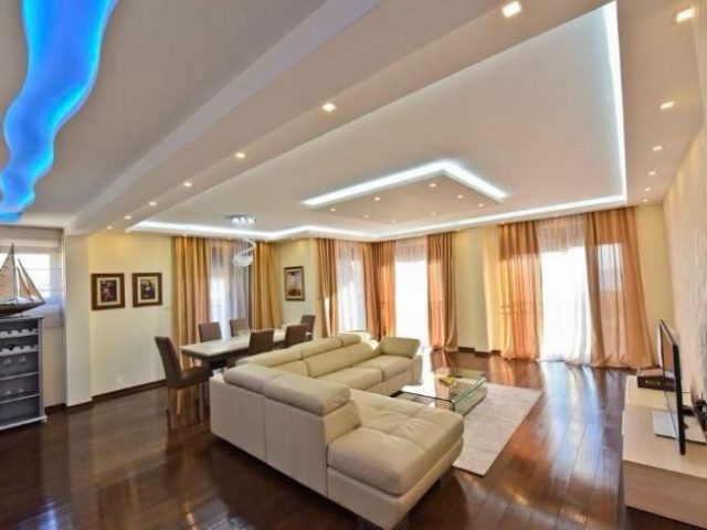 Luxurious three-bedroom apartment with a sea view in Petrovac