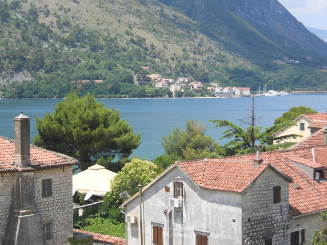 Dvosoban stan sa pogledom na more u Kotoru, Dobrota