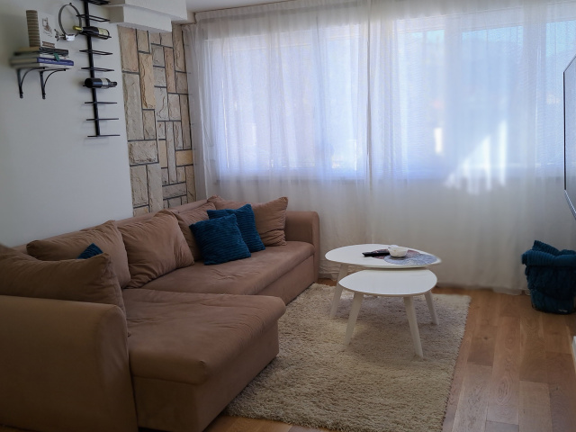 Schön eingerichtete Wohnung mit zwei Schlafzimmern in Tivat