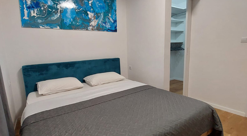 Schön eingerichtete Wohnung mit zwei Schlafzimmern in Tivat