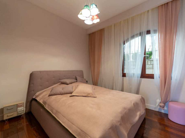 Schöne Wohnung mit zwei Schlafzimmern in Budva, Petrovac