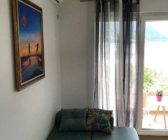 TOLLES ANGEBOT! Schöne möblierte Wohnung mit Meerblick in Kotor