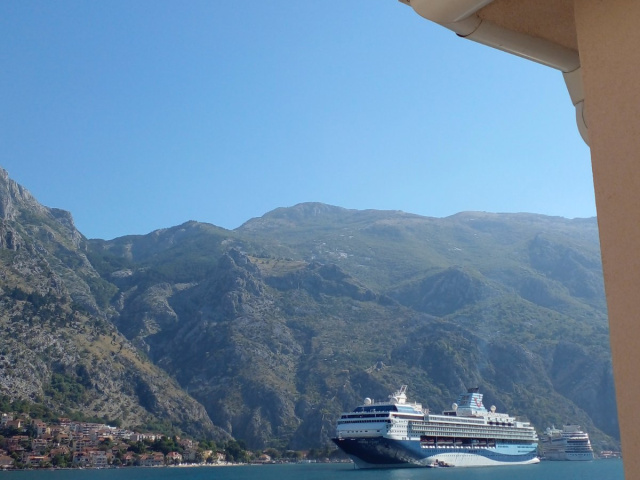 ZAKUP! Jednosoban stan sa pogledom na more u Kotoru