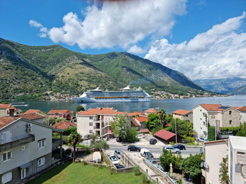 Dvosoban stan sa pogledom na more u Dobroti, Kotor