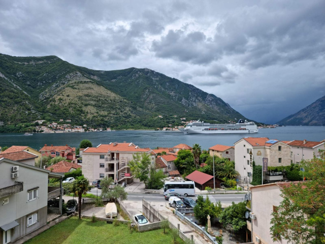 Apartment mit zwei Schlafzimmern und Meerblick in Kotor, Dobrota