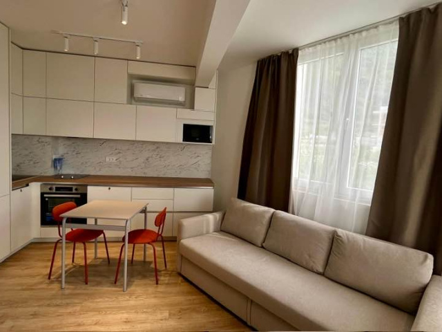 One-bedroom apartment in a residential complex with a swimming pool in Tivat