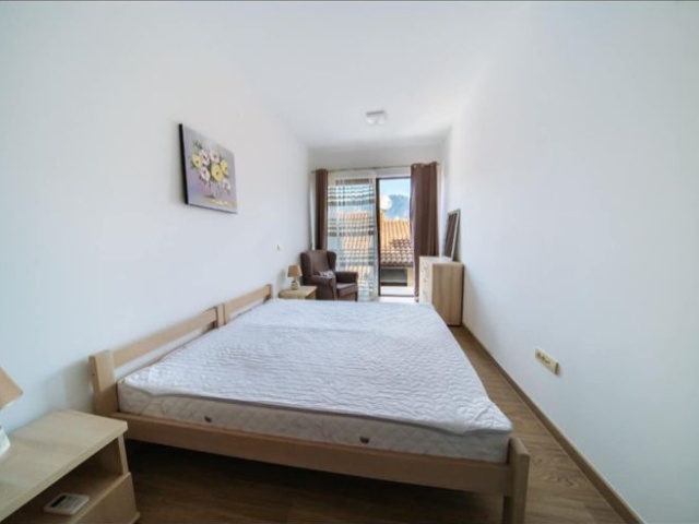 Modernes Apartment mit einem Schlafzimmer und Blick auf das Meer in Kotor
