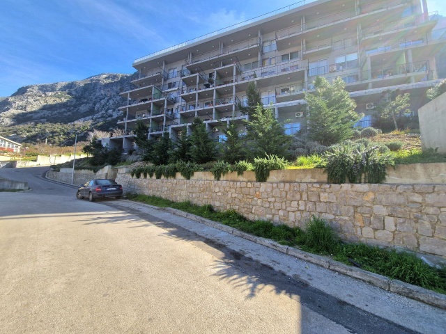 Two-bedroom apartment near by the sea in Dobrota, Kotor