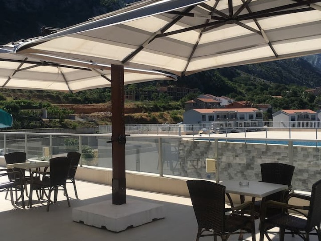 Nicely furnished two-bedroom apartment with a sea view in Kotor