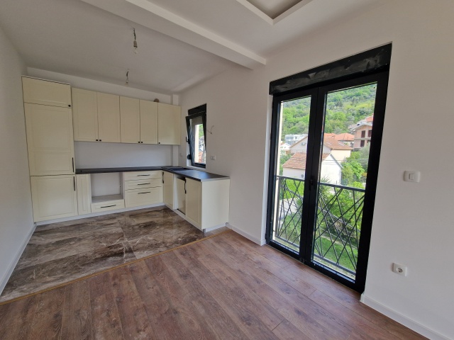 Three-bedroom apartment 82 m2 near the center of Tivat