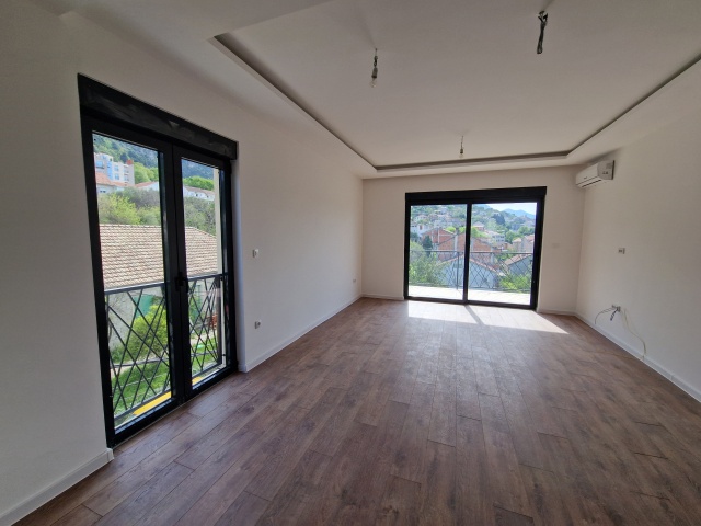 Three-bedroom apartment 82 m2 near the center of Tivat
