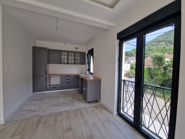 Three bedroom apartment with a sea view near the center of Tivat