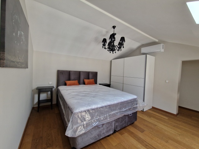 Уникальное предложение! Квартира в центре Тивата в двух шагах от Порто Монтенегро