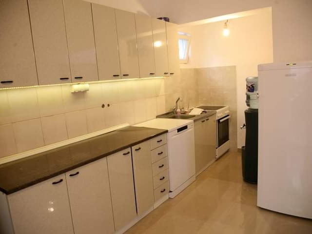 Three-bedroom apartment 116 m2 with sea view near the center of Tivat