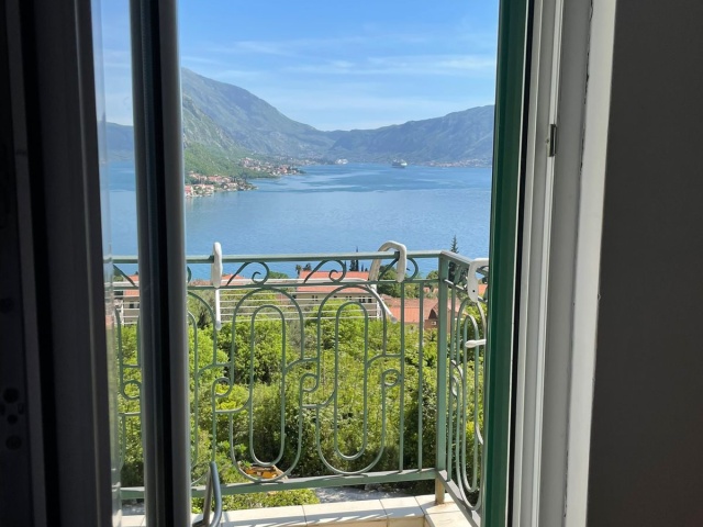 Two bedroom apartment with a stunning panoramic sea view in Kotor