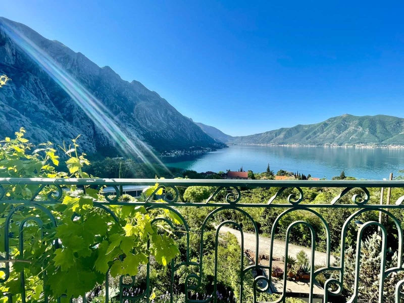 Two bedroom apartment with a stunning panoramic sea view in Kotor