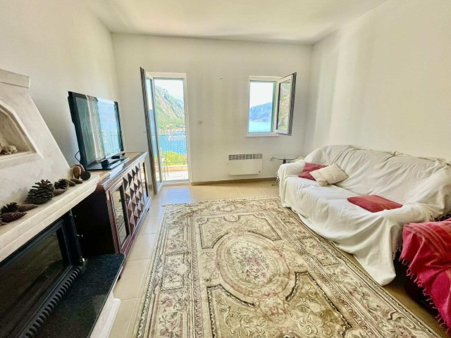 Two bedroom apartment with a stunning panoramic sea view in Kotor