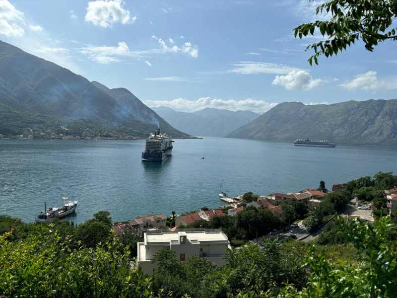 Nov jednosoban stan sa pogledom na more u Dobroti, Kotor