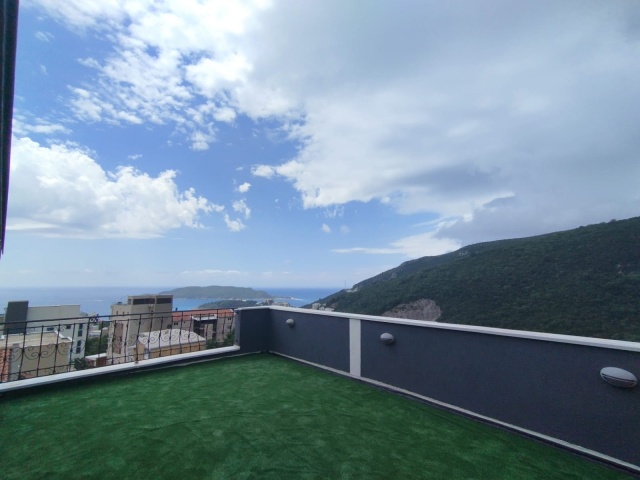 Haus mit Panoramablick auf das Meer in Budva, Becici