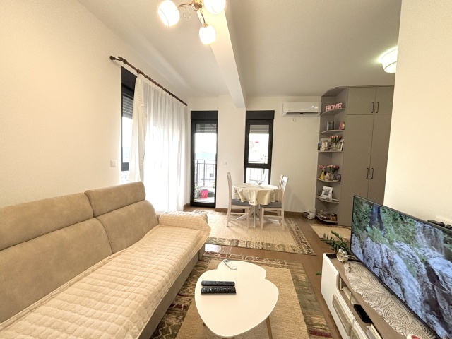 Studio-Apartment mit Meerblick in Tivat